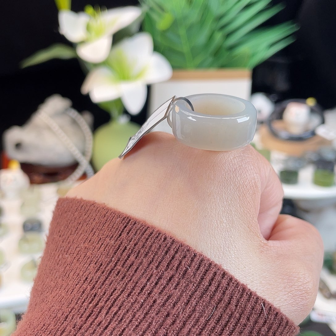 和田玉未镶嵌戒指E113烟灰圆切16.9