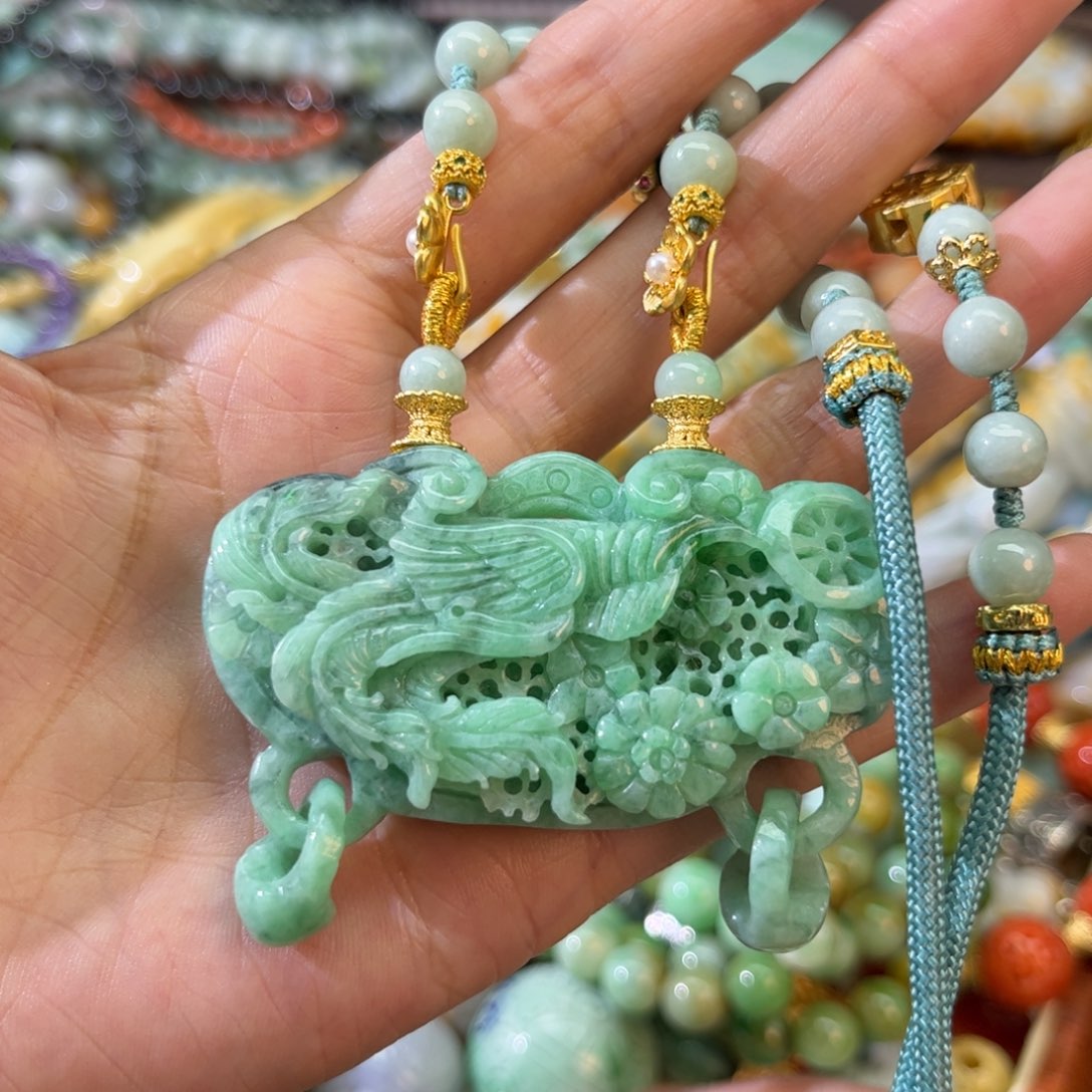 翡翠颈饰未镶嵌待编款