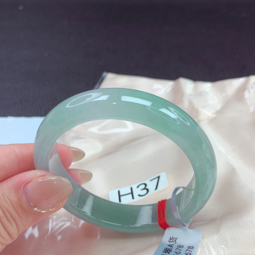 翡翠手镯未镶嵌手镯88