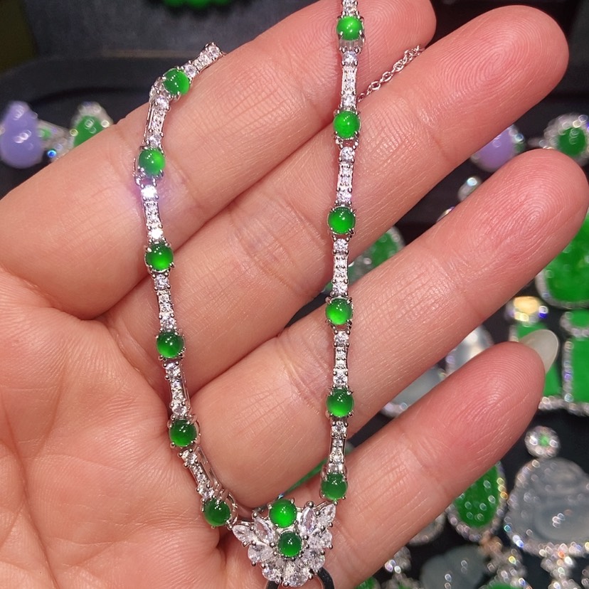 【闪购商品】翡翠颈饰未镶嵌天然翡翠