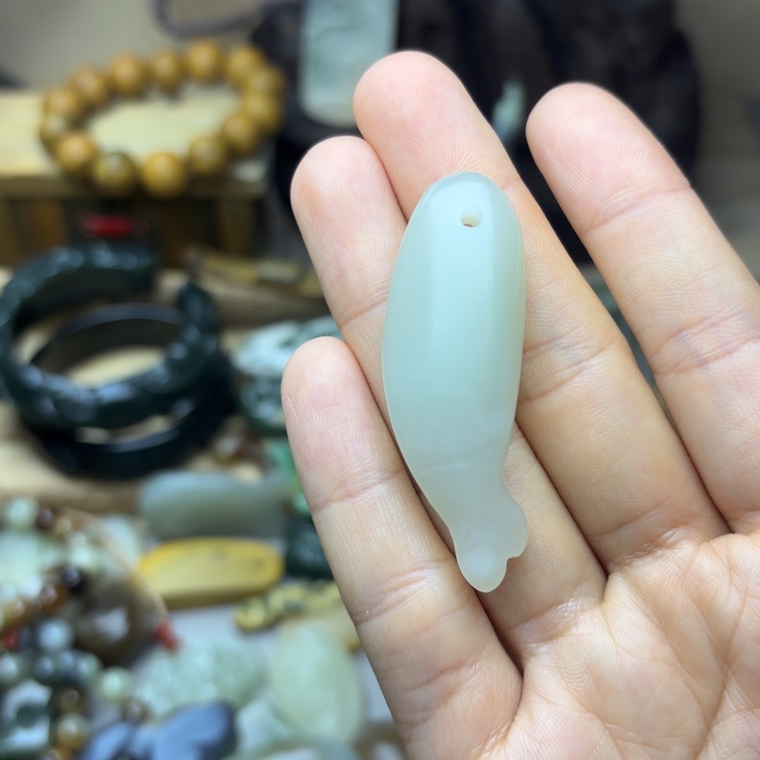 ****棠和田玉未镶嵌颈饰