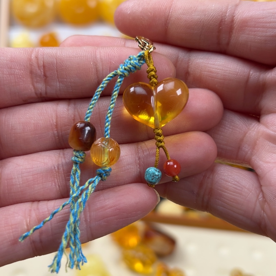 蜜蜡未镶嵌颈饰蜜蜡