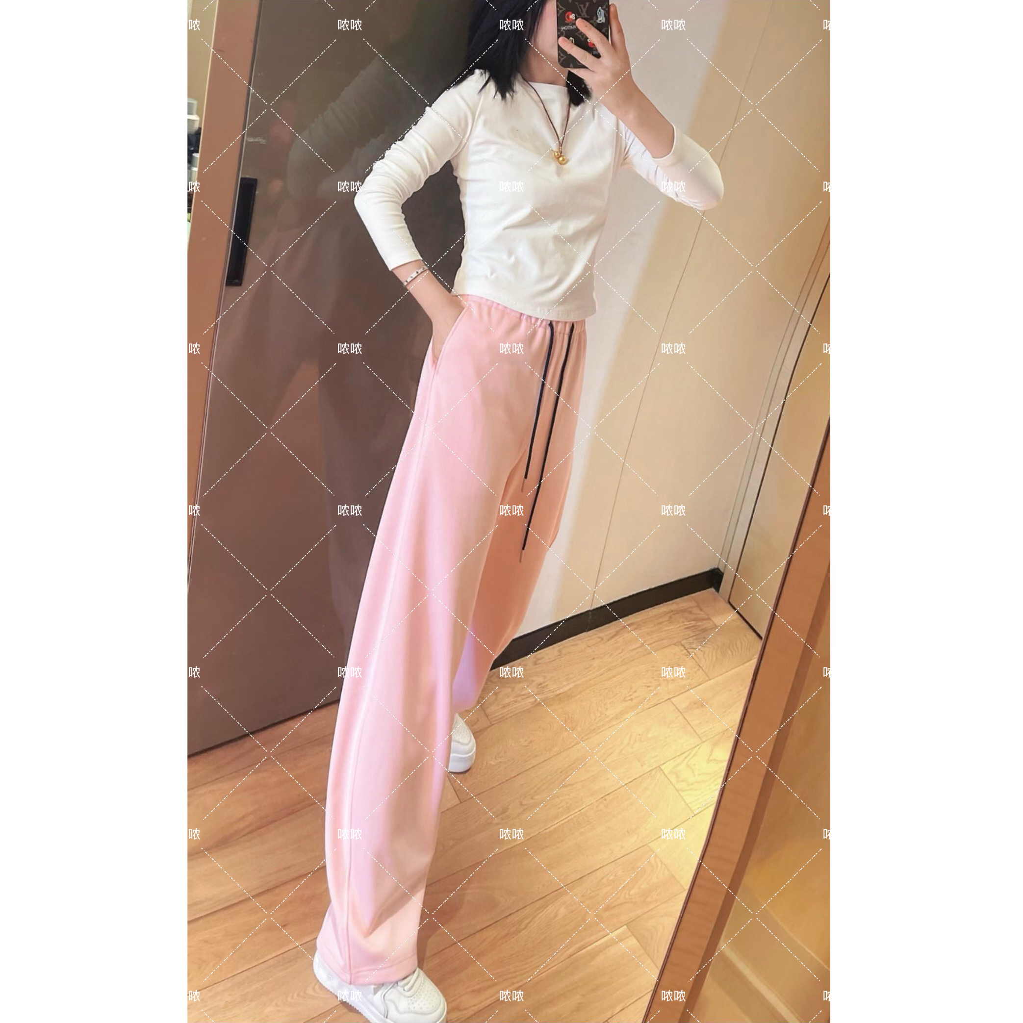 【哝哝服饰】2024新款欧若风小马抽绳直筒弯刀卫裤CK-Y01392033