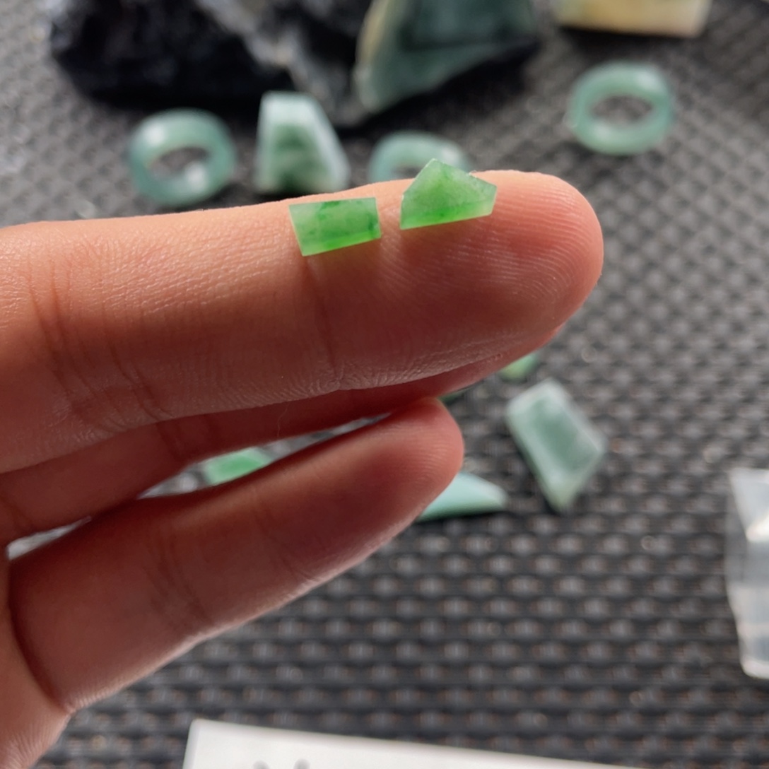 定制翡翠未镶嵌翡翠