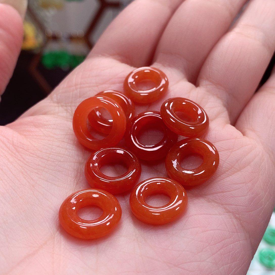 翡翠裸石天然翡翠多样性发其一