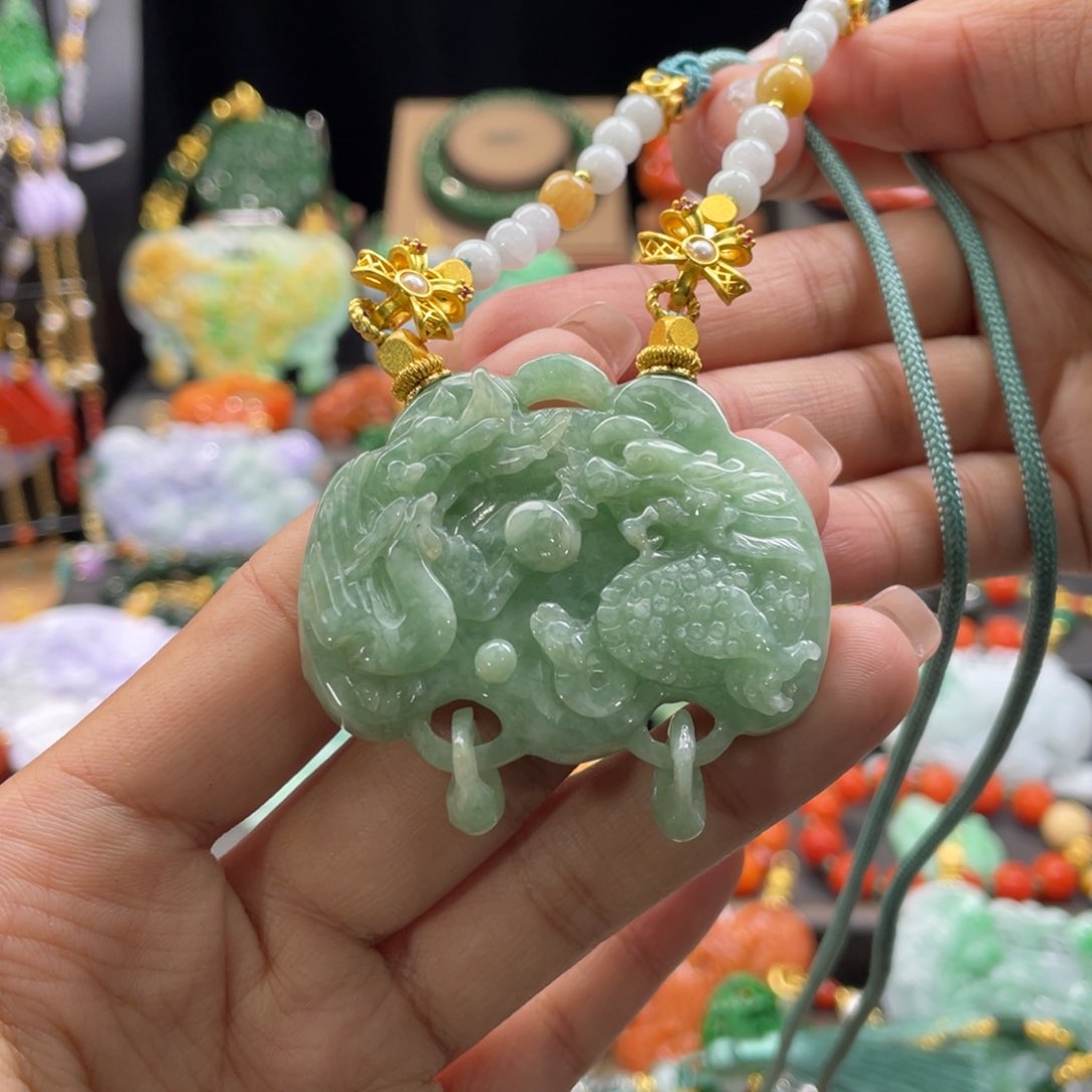 翡翠颈饰未镶嵌代编织