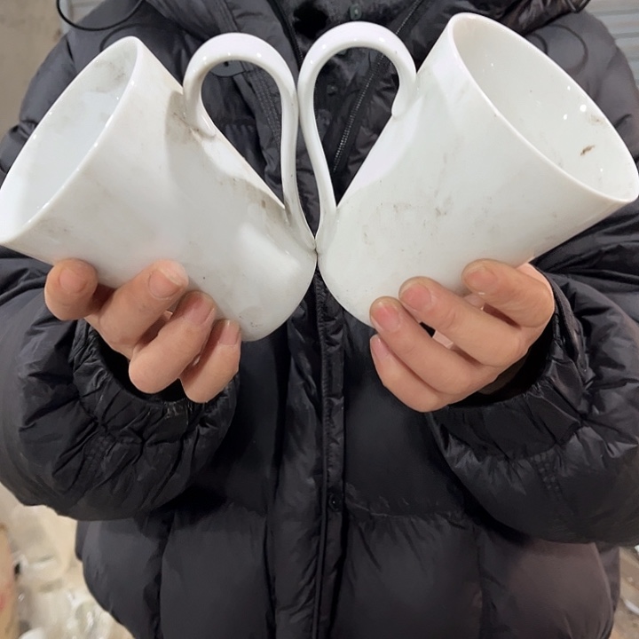 瓷片高白泥马克杯两个微瑕包邮.自己洗