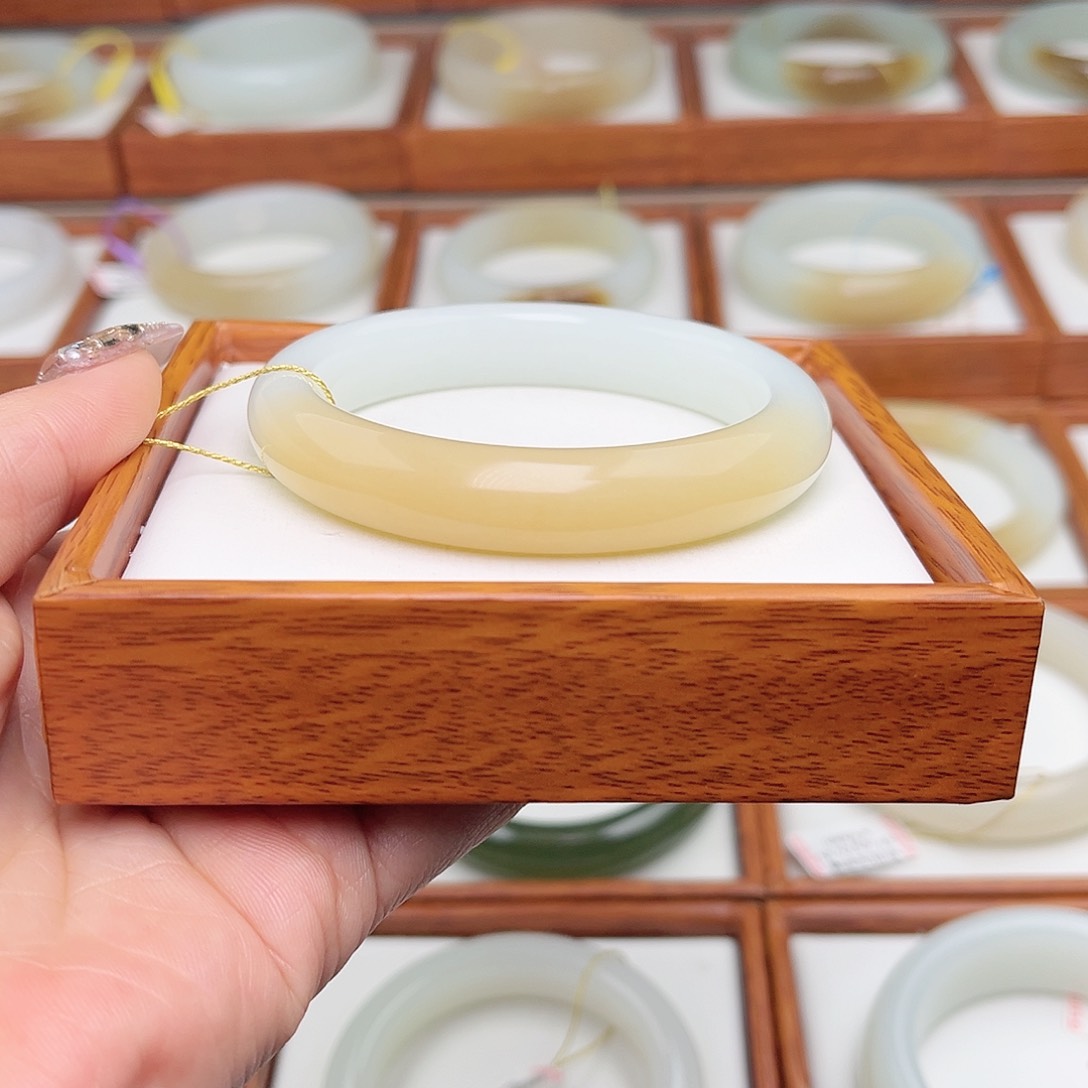 和田玉手镯未镶嵌W****n55.8