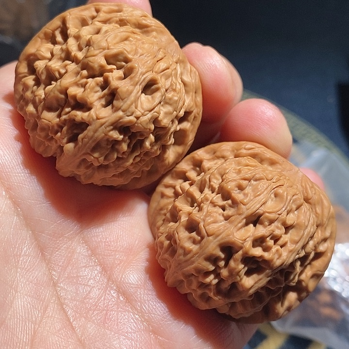 【闪购商品】文玩核桃吊坠核老闷