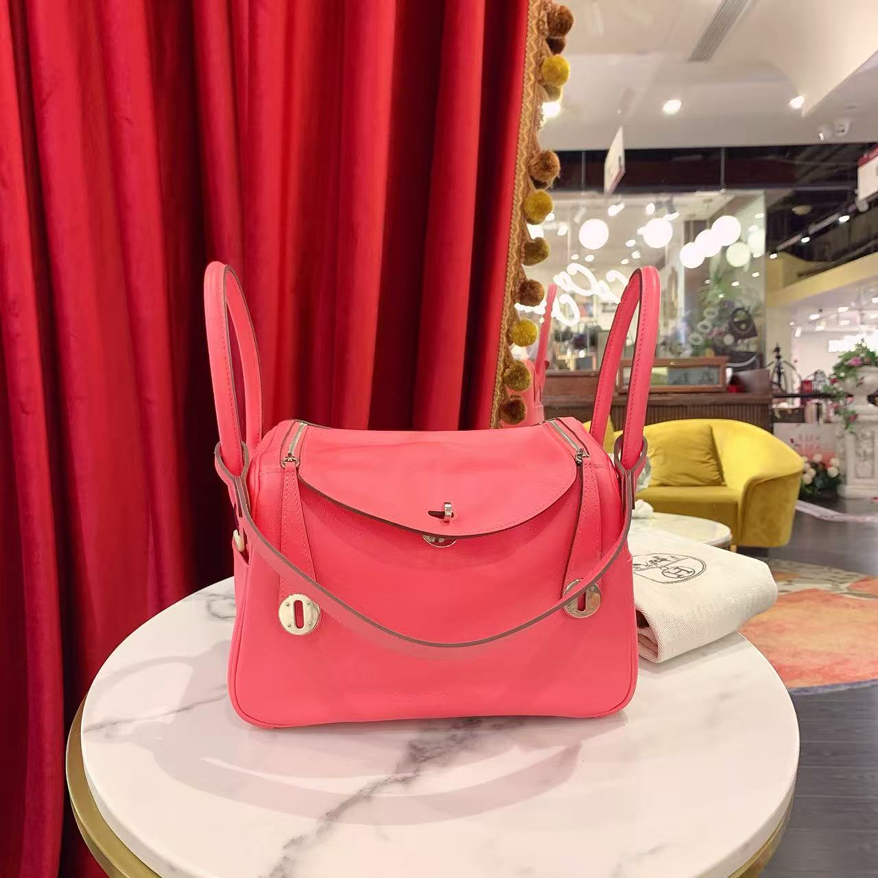 95新 Hermes/爱马仕 爱马仕lindy26唇膏粉银扣swift/54821854
