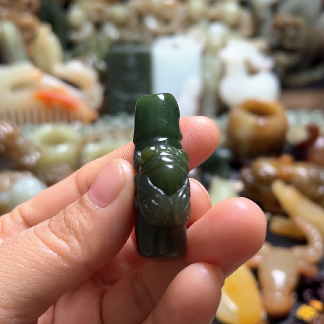 和田玉（糖玉）颈饰未镶嵌