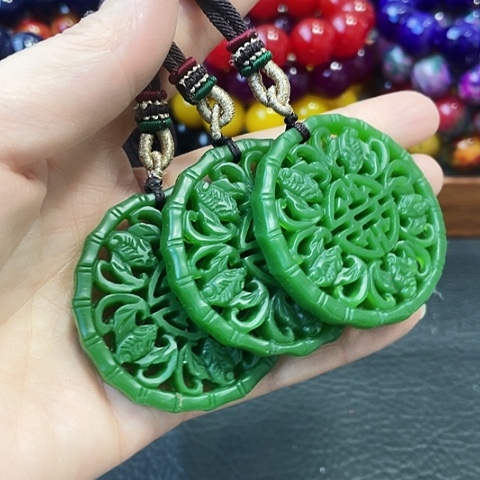 玛瑙未镶嵌手饰极光绿吊坠