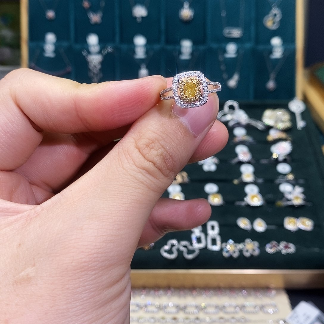 钻石戒指/指环18K金镶嵌戒指