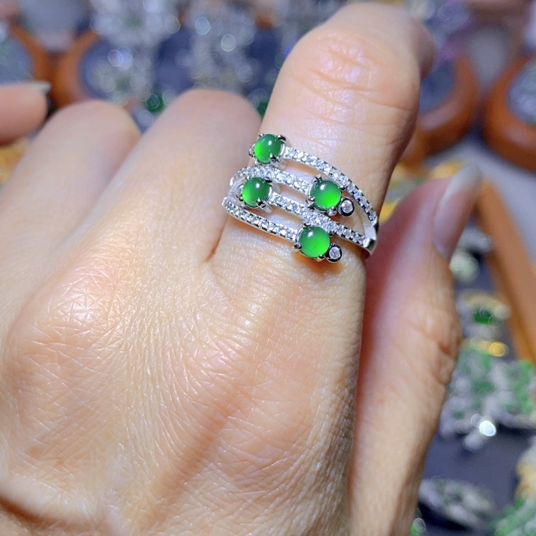 翡翠颈饰银S925镶嵌天然翡翠