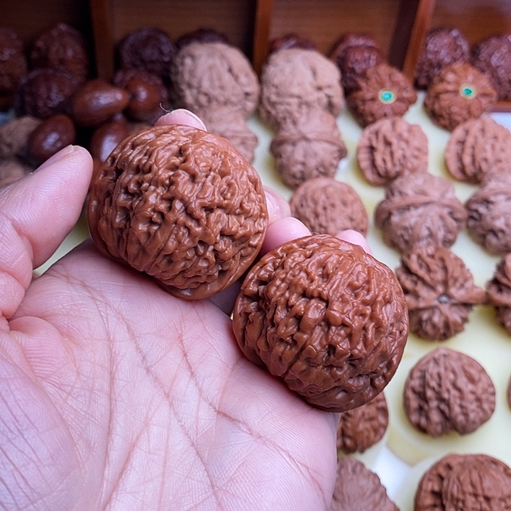 【闪购商品】文玩核桃吊坠苗***儿40莲花