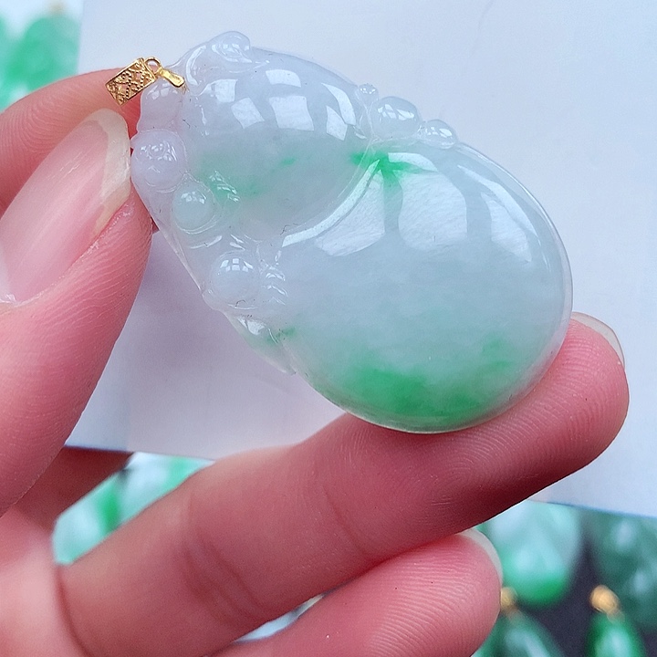 翡翠颈饰18K金镶嵌翡翠