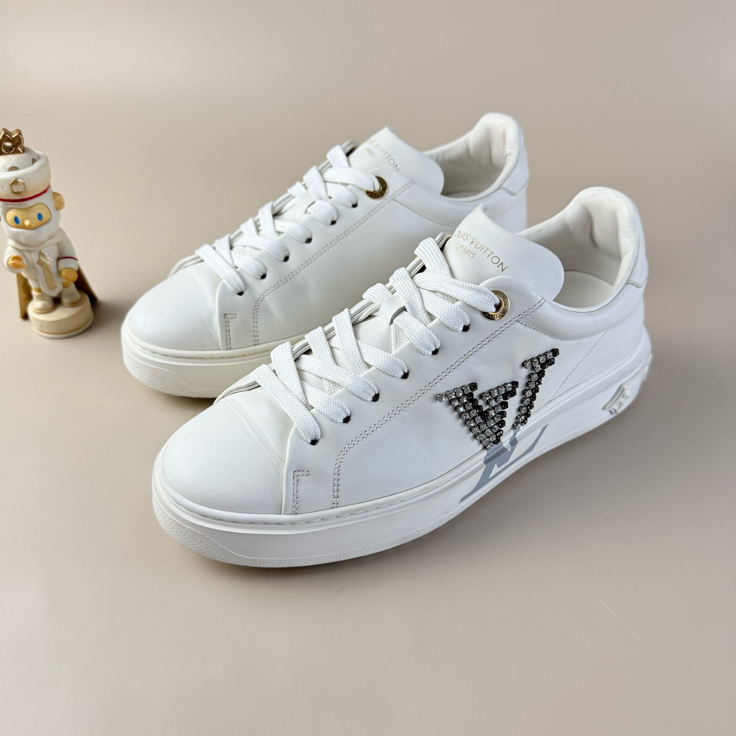 95新 LouisVuitton/路易威登 钻扣徽标Time out休 37.5码 YLP4260