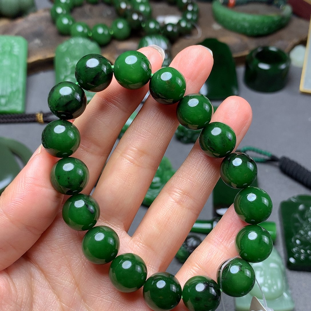 和田玉颈饰未镶嵌木*李手串