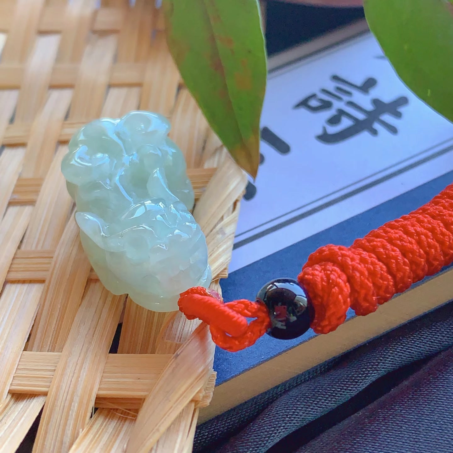 缅甸老坑糯种貔貅翡翠吊坠