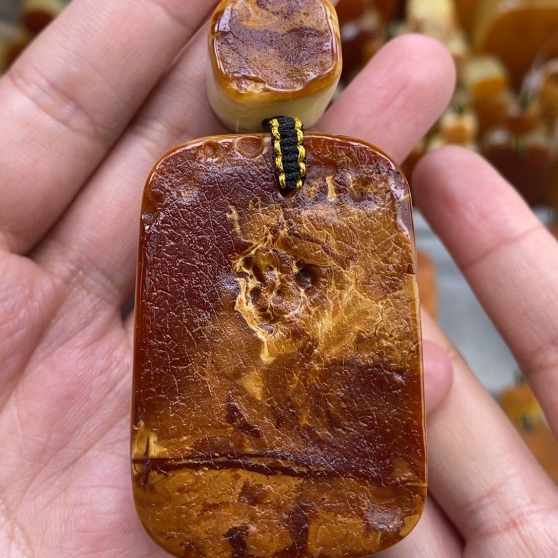 蜜蜡未镶嵌珠宝奇石