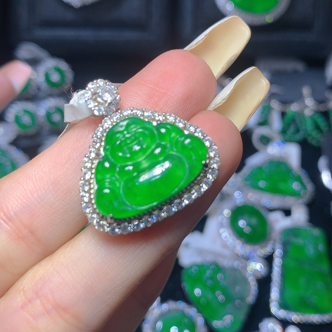 翡翠颈饰银S925镶嵌翡翠