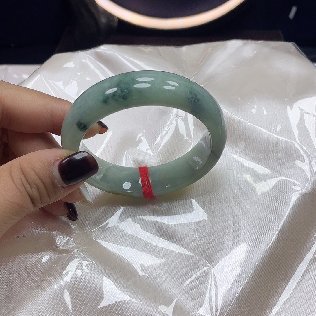 未镶嵌手镯翡翠丽丽