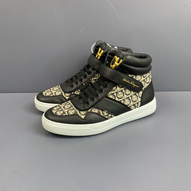 95新 FERRAGAMO/菲拉格慕 41.5码 满印板鞋 休闲鞋 穿一次 275