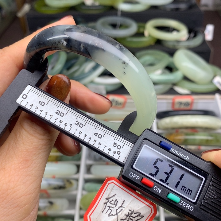 蛇纹石玉未镶嵌手镯987
