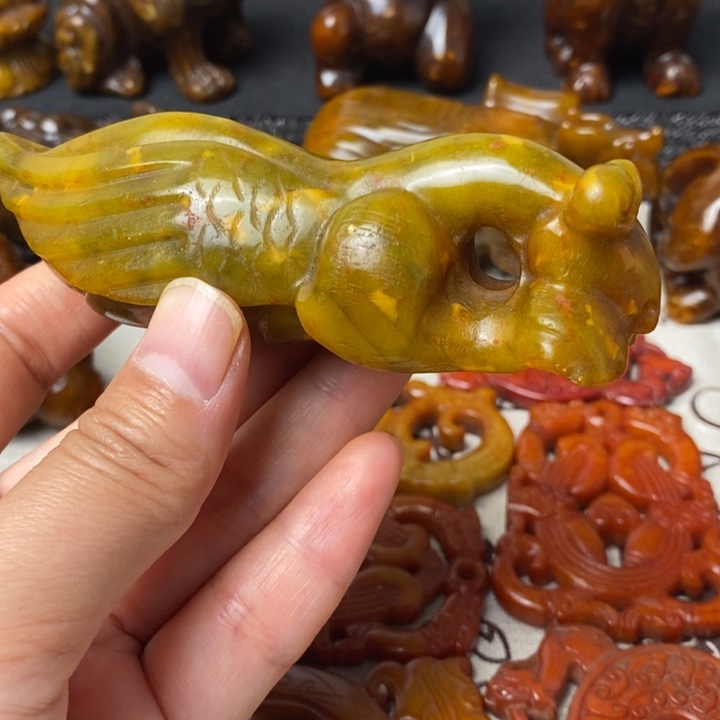 未镶嵌蛇纹石玉颈饰