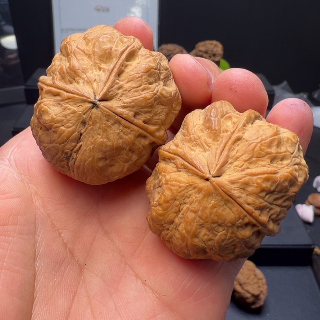 Z***丑吊坠文玩核桃罗汉佛手三棱