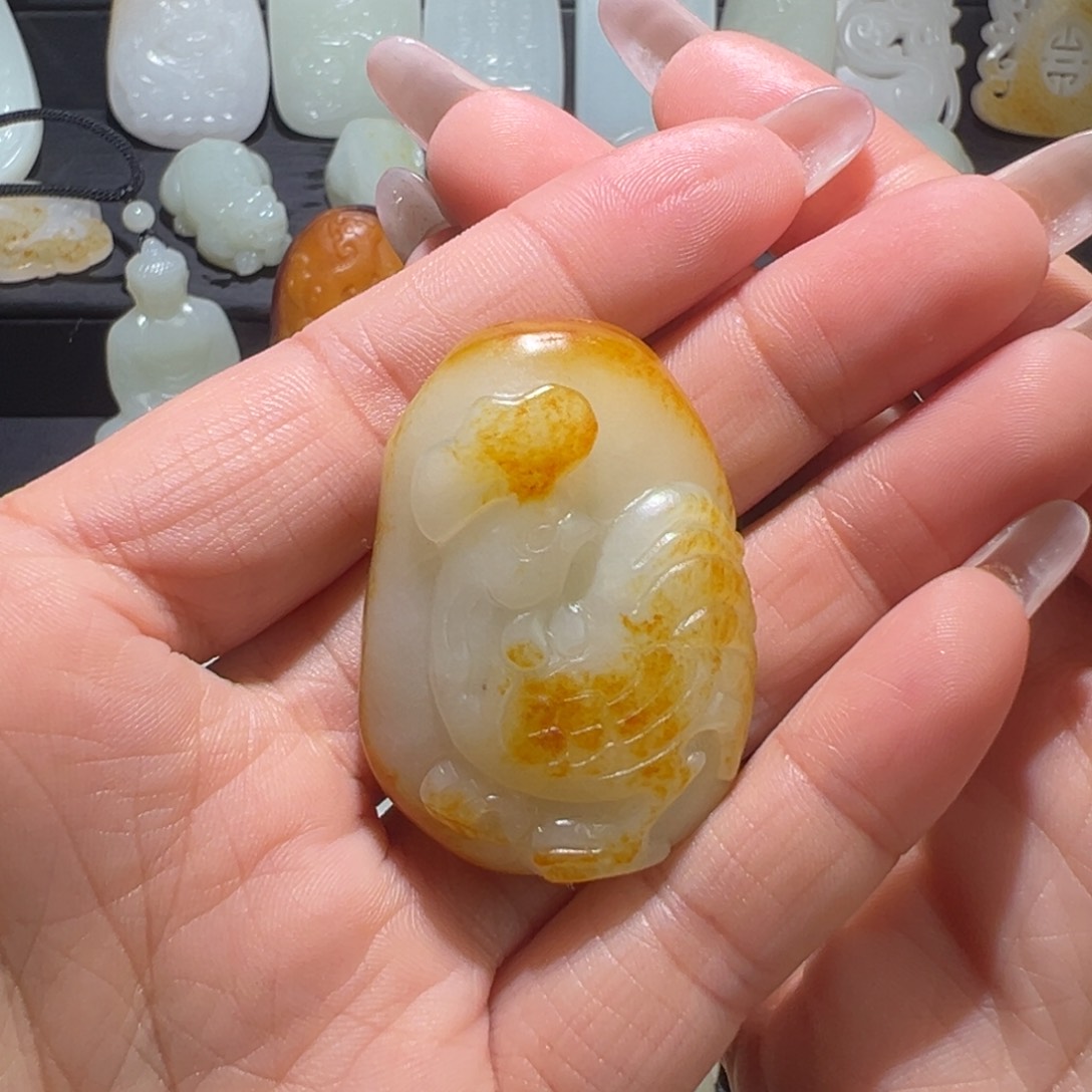 颈饰未镶嵌和田玉心**热