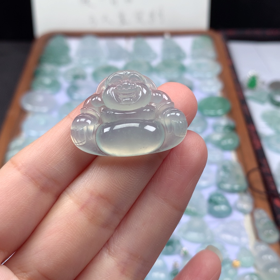 颈饰未镶嵌翡翠冰种晴底佛公