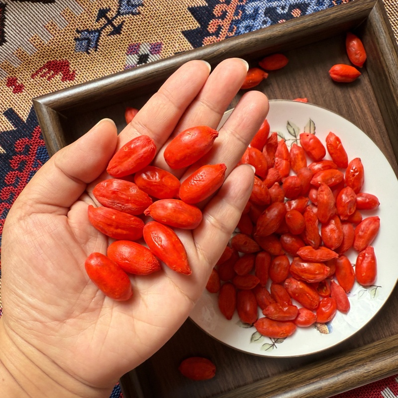 新疆锁鲜枸杞树上吊干特大果无添加正宗头茬新货大颗粒