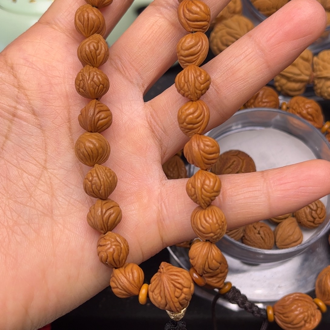 用***5桃核吊坠龙纹桃核