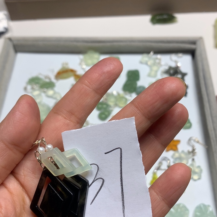 蛇纹石玉耳钉足银镀金镶嵌y****˚