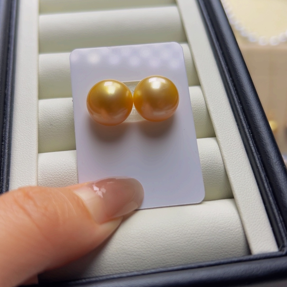 海水珍珠耳饰18K金镶嵌