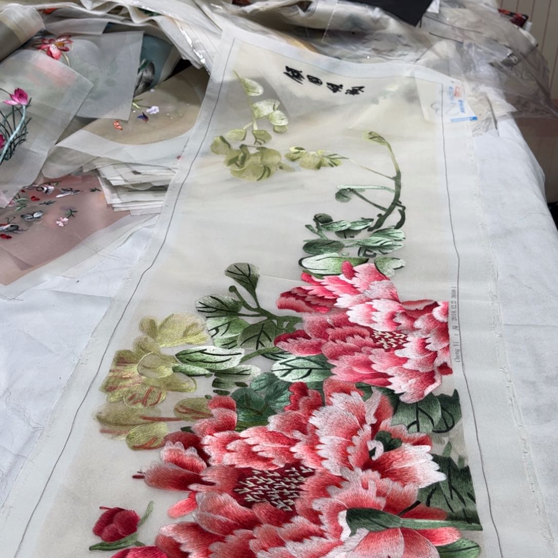 刺绣纯手工巧克力礼盒