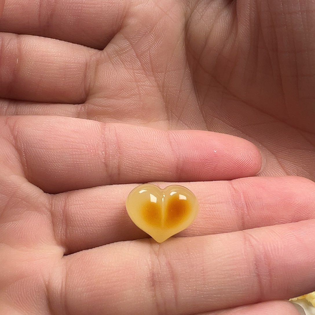 蜜蜡颈饰未镶嵌屁桃（打孔不退换）