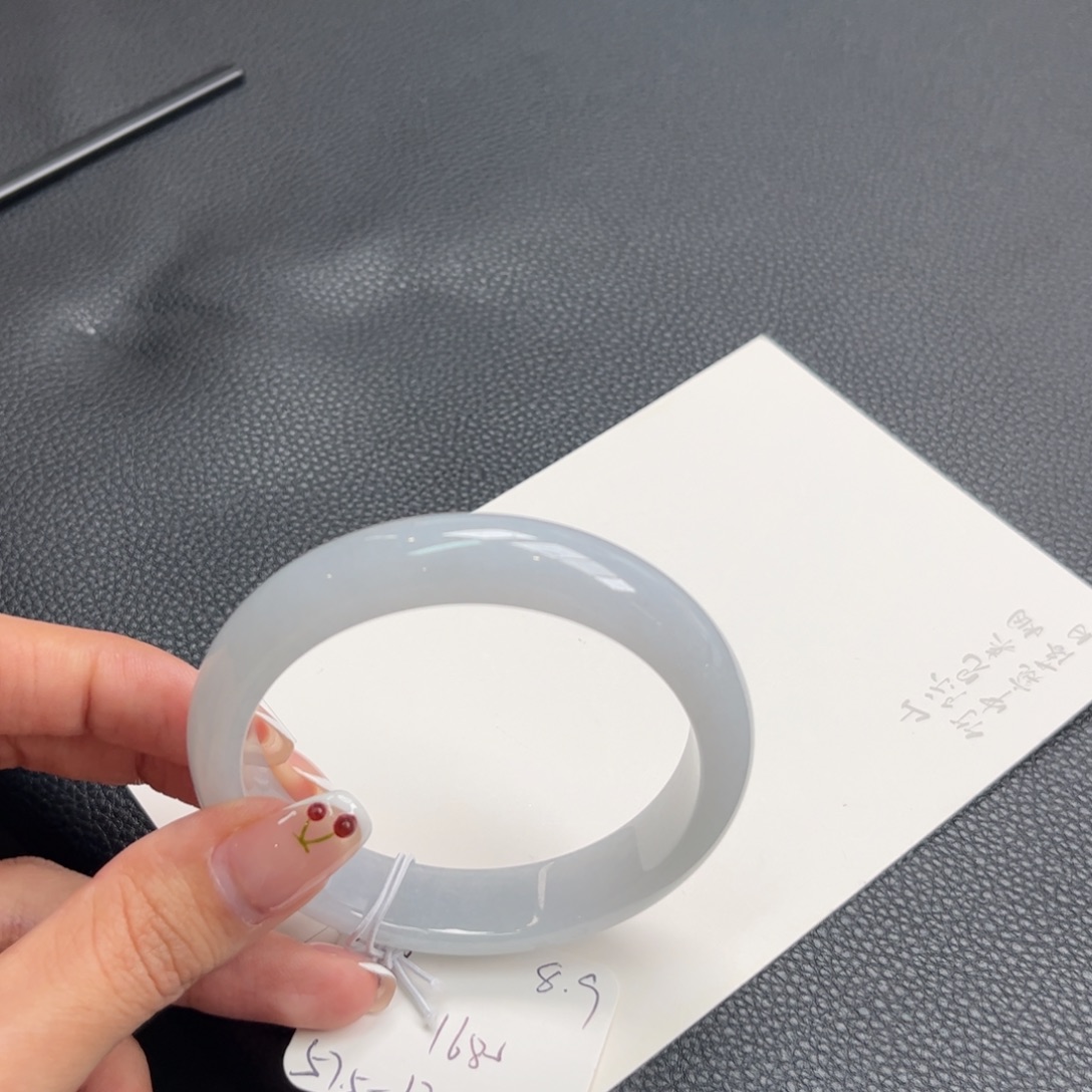 翡翠手镯未镶嵌手镯