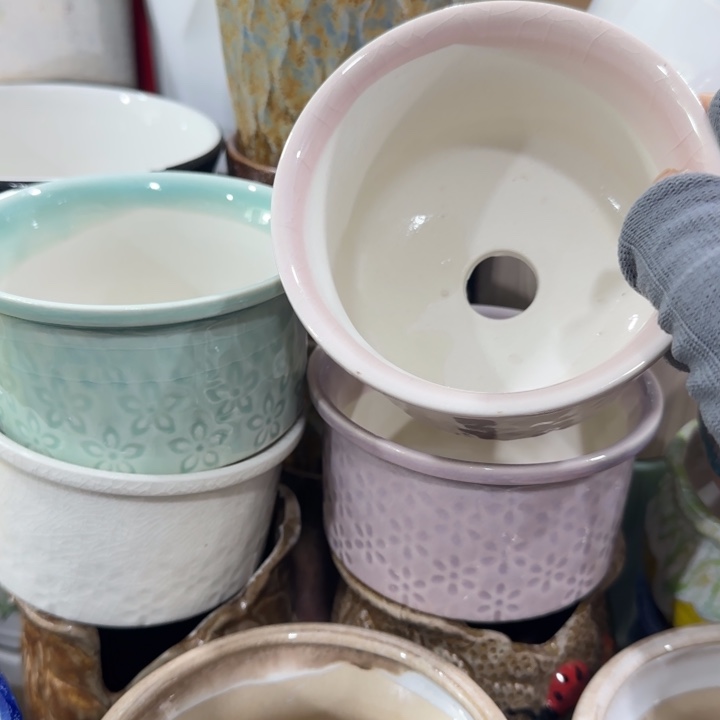 凑9块包邮，有孔，陶瓷花盆