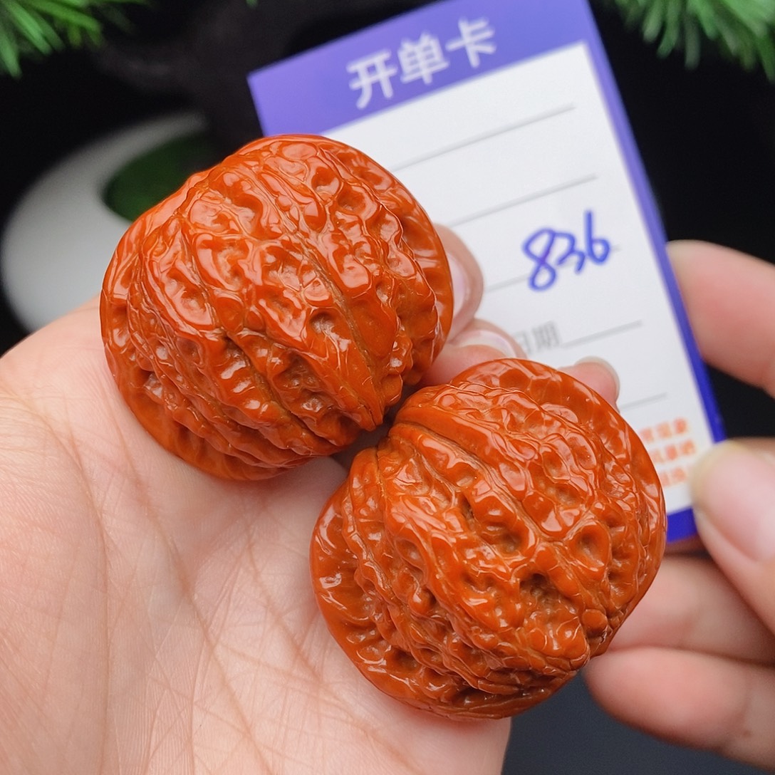 文玩核桃把件40血麒麟836