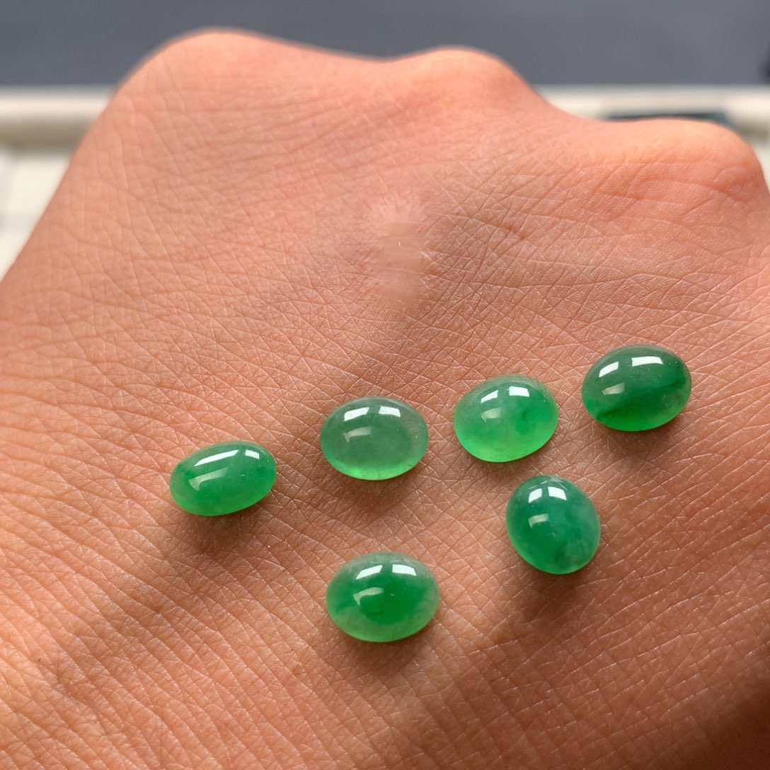 未镶嵌翡翠耳饰翡翠