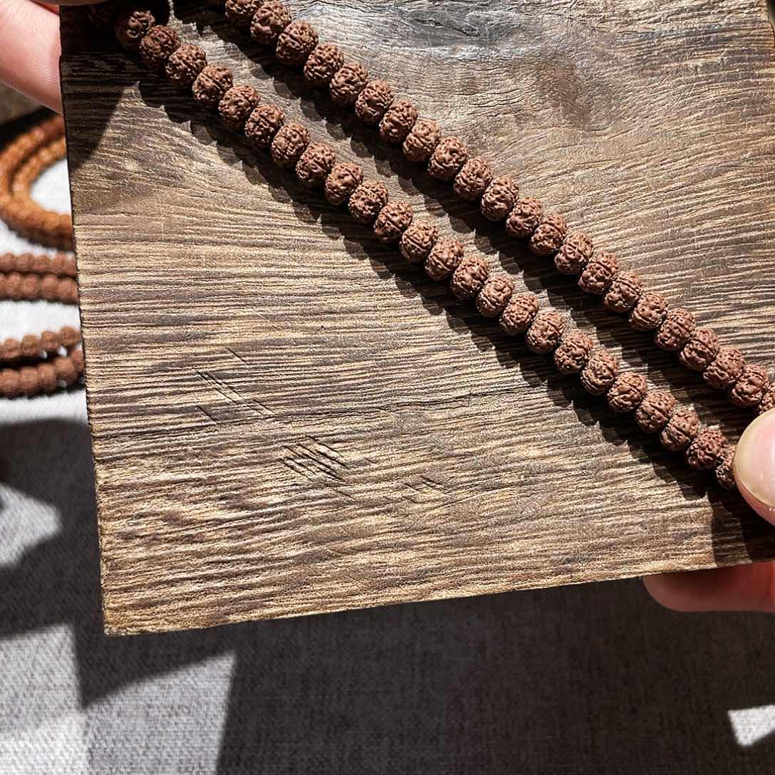 D****金刚菩提吊坠7mm手持