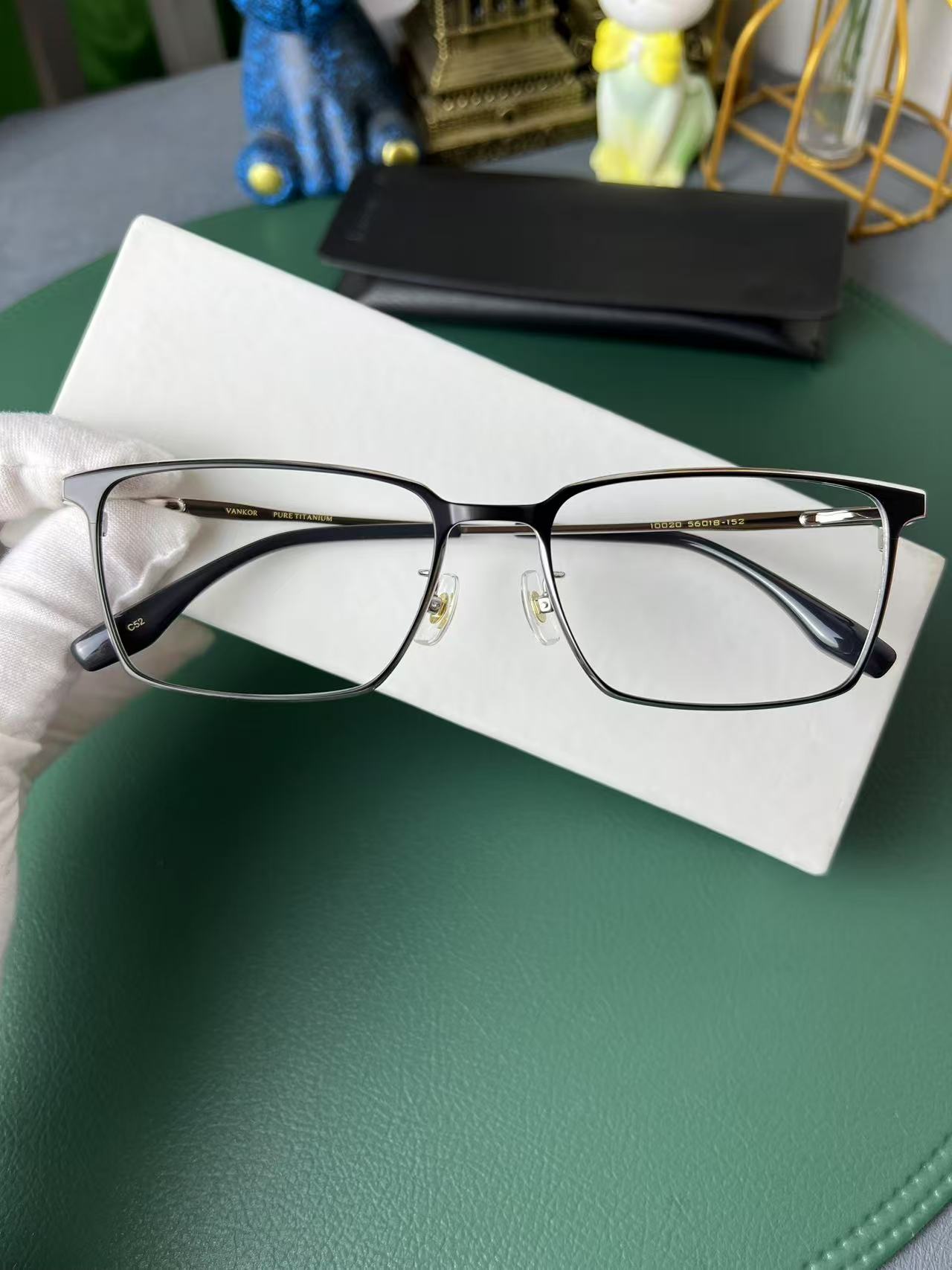 男士眼镜框痞帅斯文全框近视眼镜男款潮流钛架镜框配方框简约黑色