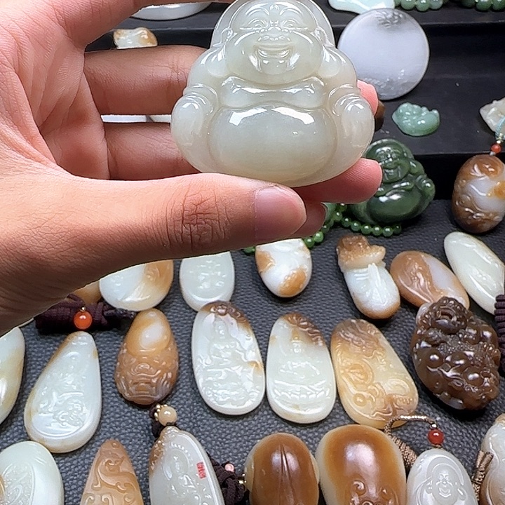 颈饰未镶嵌和田玉