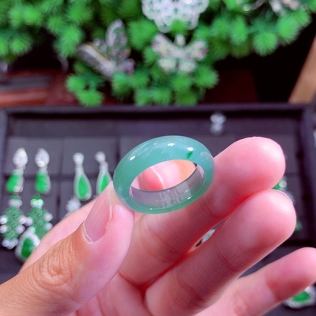 颈饰未镶嵌翡翠?****?天然