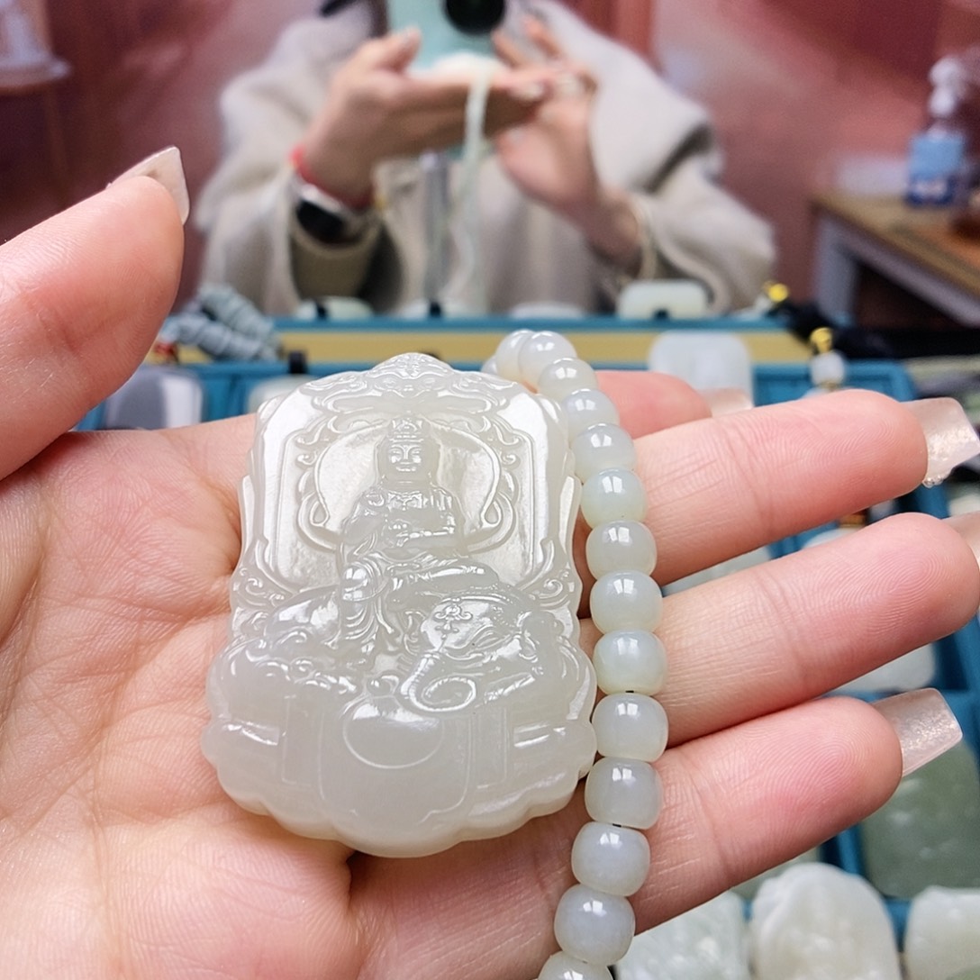 和田玉颈饰未镶嵌天*