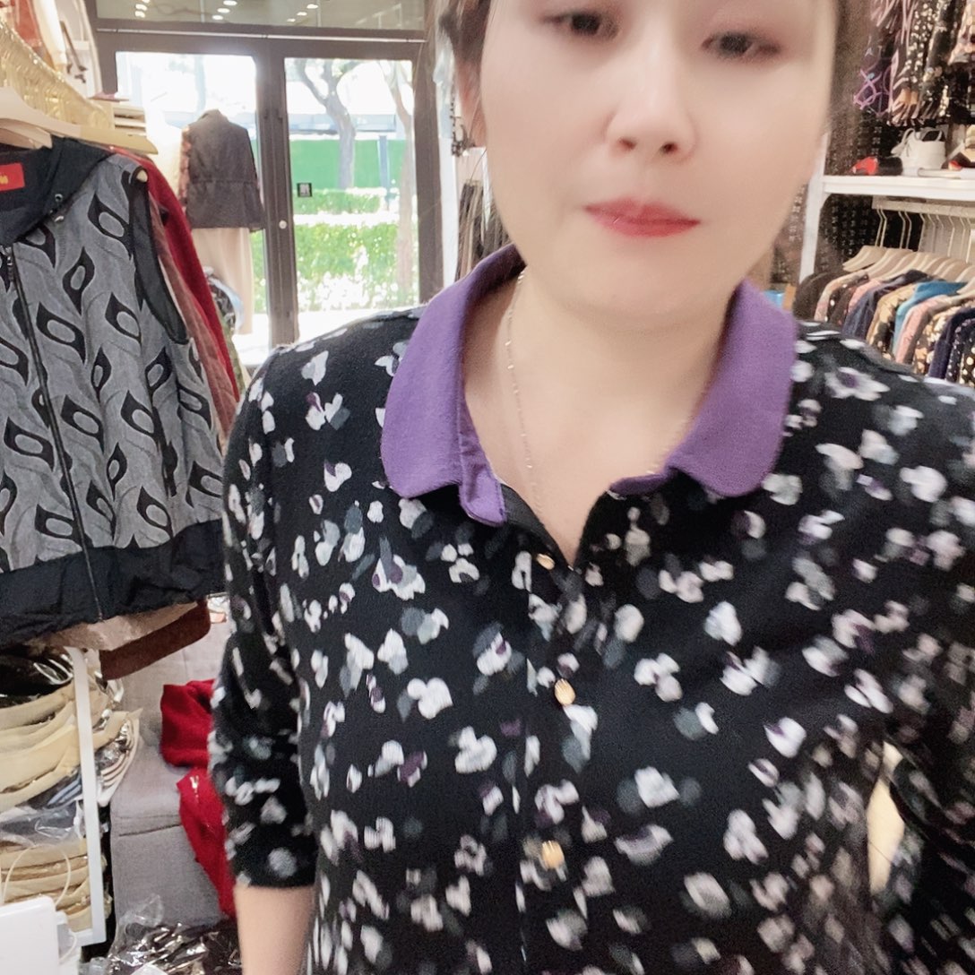 肥肥伊人精品上衣