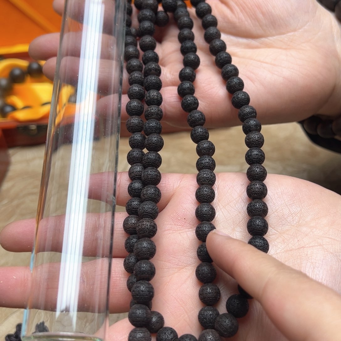 大叶紫檀（黑酸枝木类）