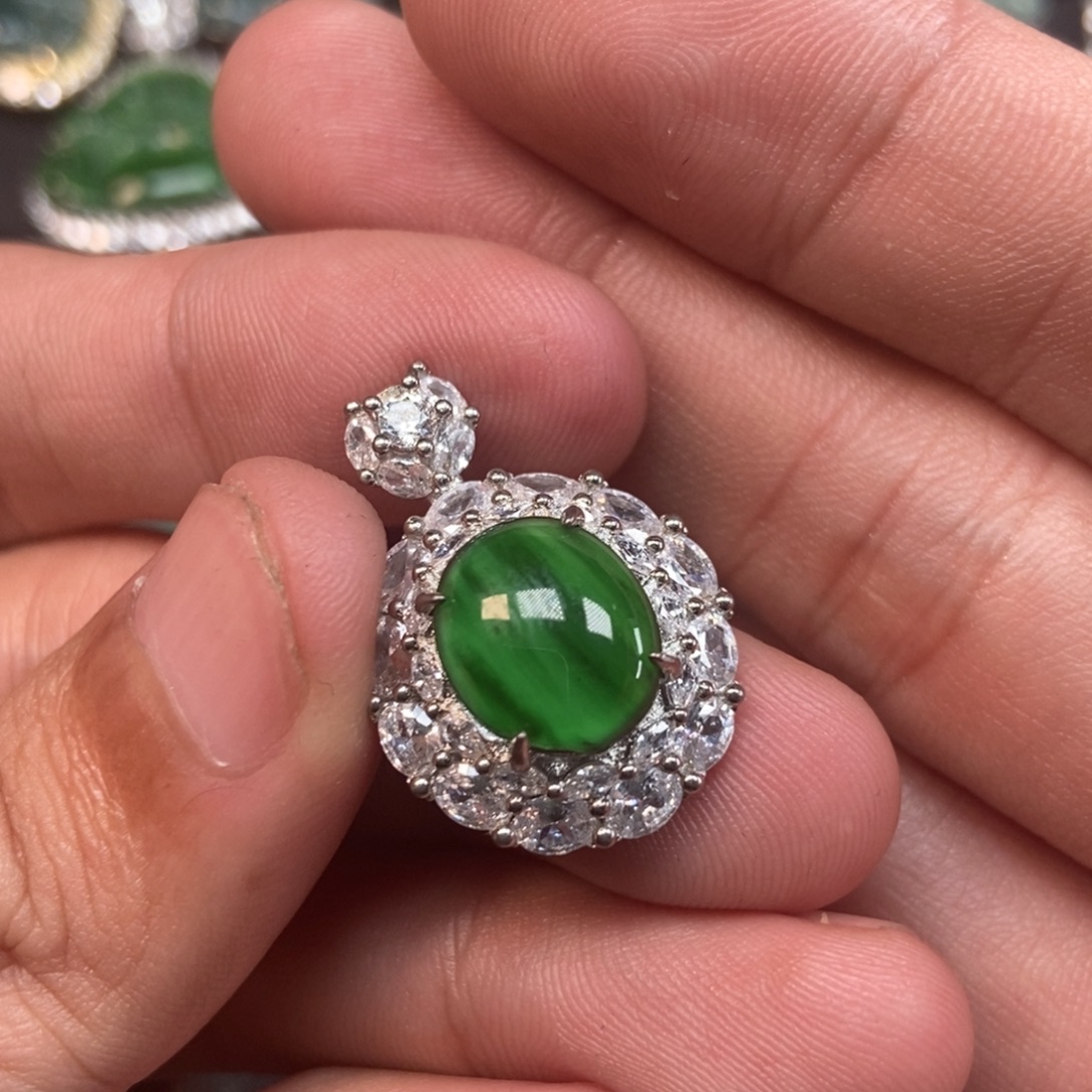 翡翠未镶嵌吊坠(不含链)